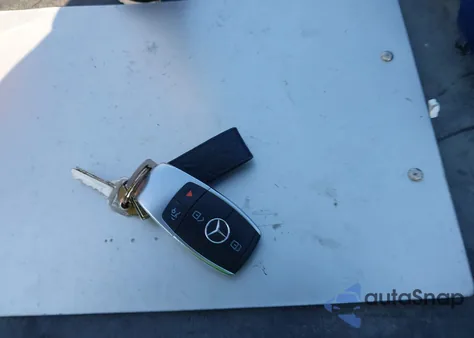 2020 Mercedes-Benz Glc 300 z USA, uszkodzony, nr VIN W1N0G8DB1LF791414